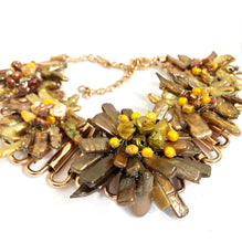 Load image into Gallery viewer, Flowers Necklace