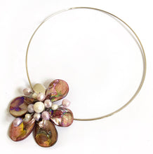 Load image into Gallery viewer, Pink Pearl Flower Necklace